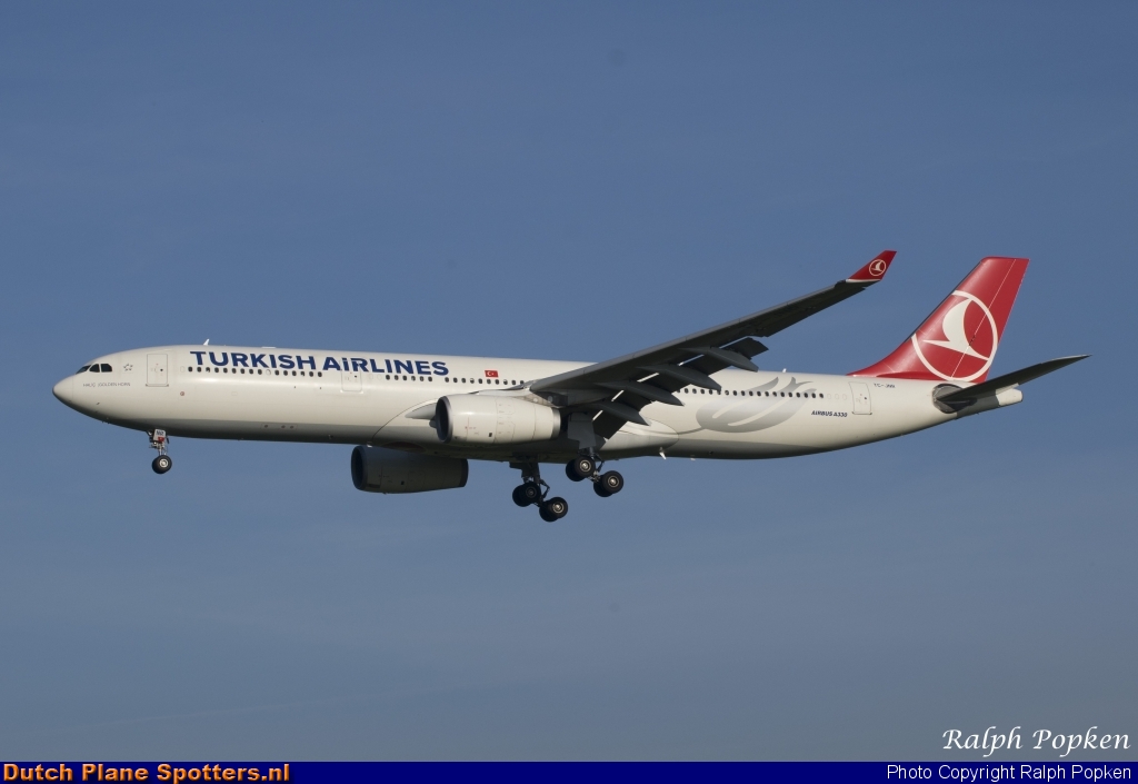TC-JNR Airbus A330-300 Turkish Airlines by Ralph Popken