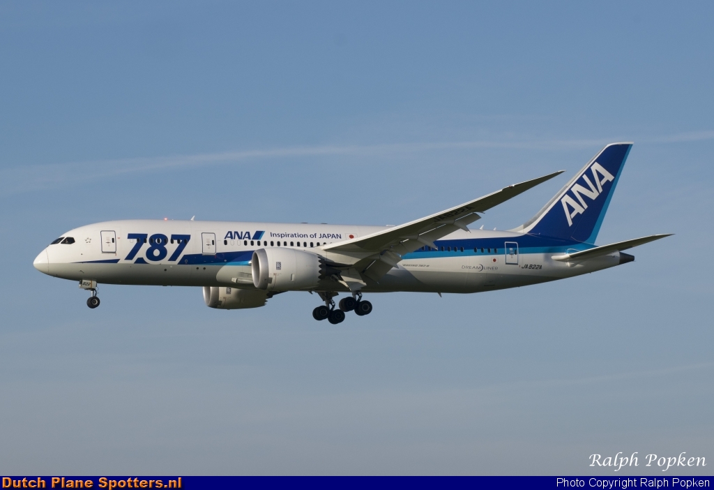 JA822A Boeing 787-8 Dreamliner All Nippon Airlines by Ralph Popken