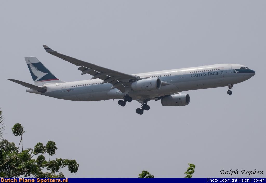 B-LAQ Airbus A330-300 Cathay Pacific by Ralph Popken
