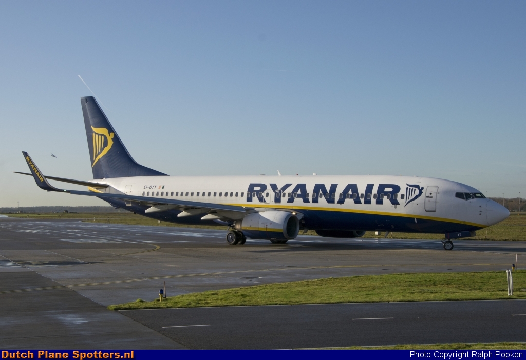 EI-DYY Boeing 737-800 Ryanair by Ralph Popken