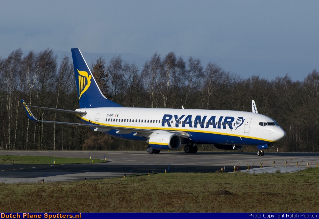 EI-EFK Boeing 737-800 Ryanair by Ralph Popken
