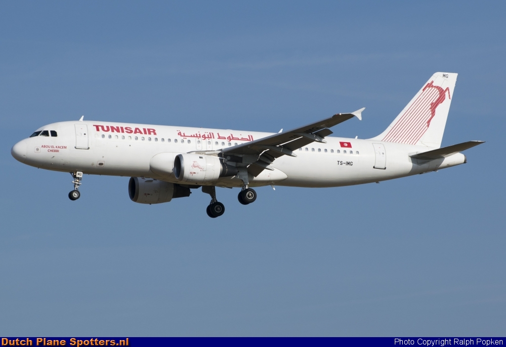 TS-IMG Airbus A320 Tunisair by Ralph Popken