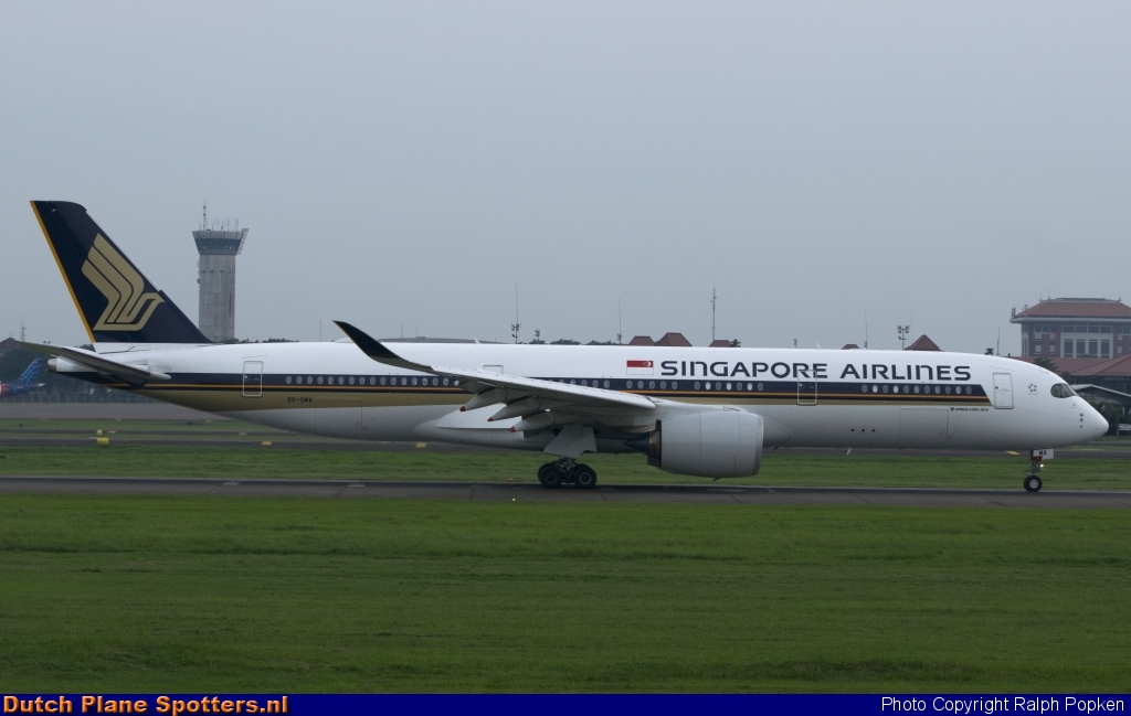 9V-SMA Airbus A350-900 Singapore Airlines by Ralph Popken