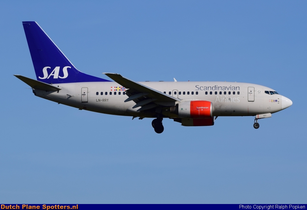 LN-RRY Boeing 737-600 SAS Scandinavian Airlines by Ralph Popken
