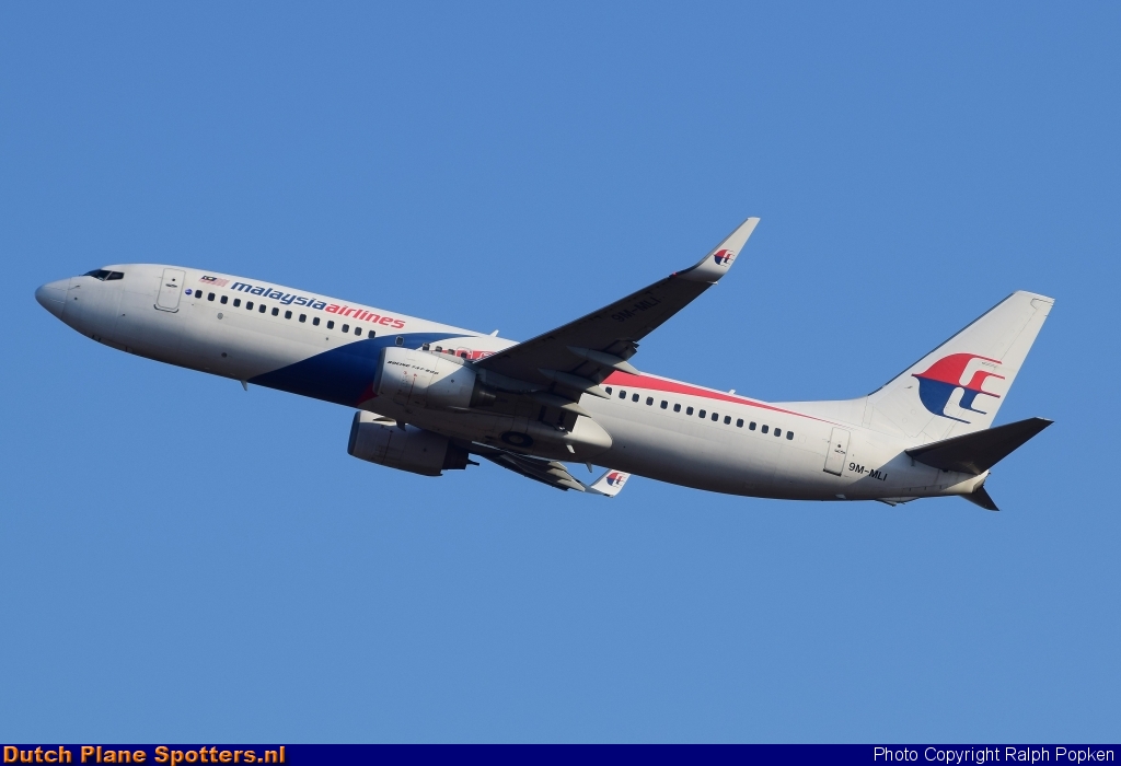 9M-MLI Boeing 737-800 Malaysia Airlines by Ralph Popken