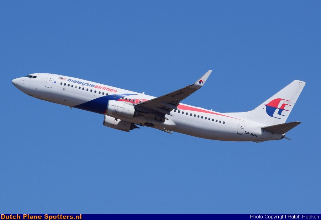 9M-MXN Boeing 737-800 Malaysia Airlines by Ralph Popken