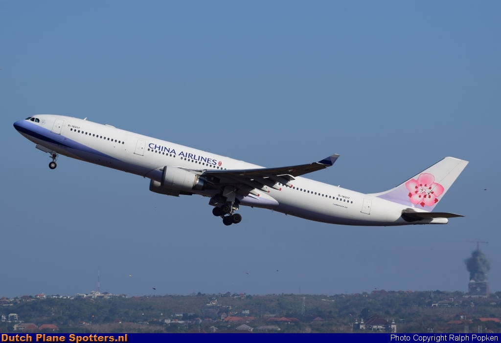 B-18317 Airbus A330-300 China Airlines by Ralph Popken