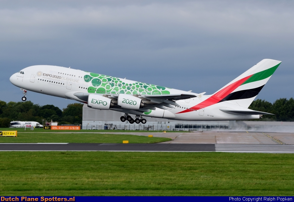 A6-EEW Airbus A380-800 Emirates by Ralph Popken
