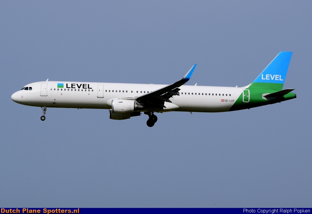 OE-LCP Airbus A321 LEVEL (Anisec) by Ralph Popken