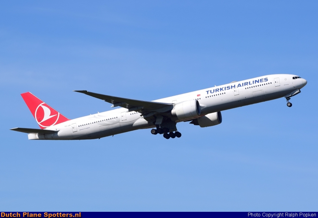 TC-JJU Boeing 777-300 Turkish Airlines by Ralph Popken