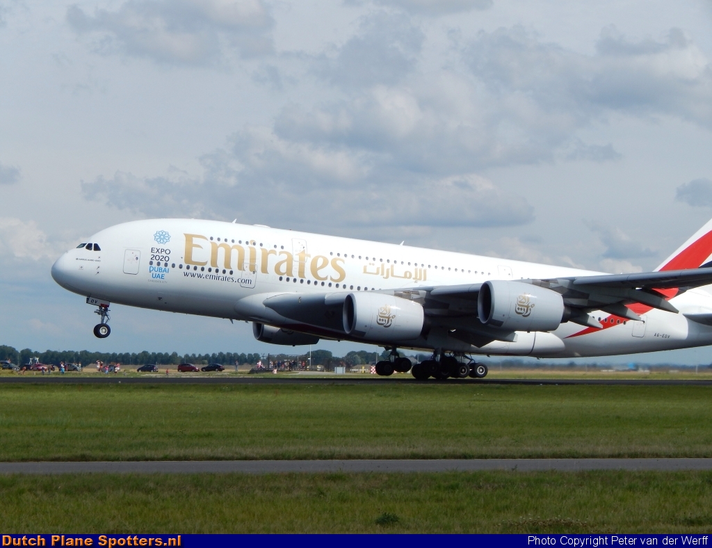 A6-EDV Airbus A380-800 Emirates by Peter van der Werff
