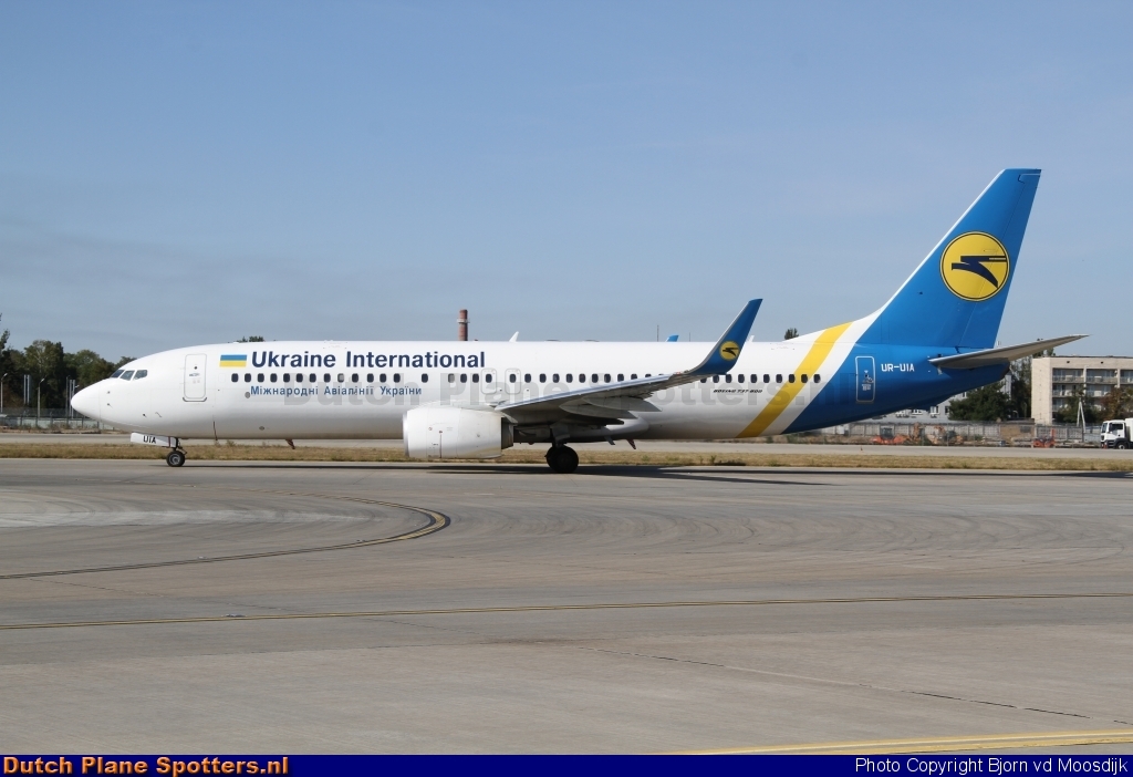 UR-UIA Boeing 737-800 Ukraine International Airlines by Bjorn vd Moosdijk