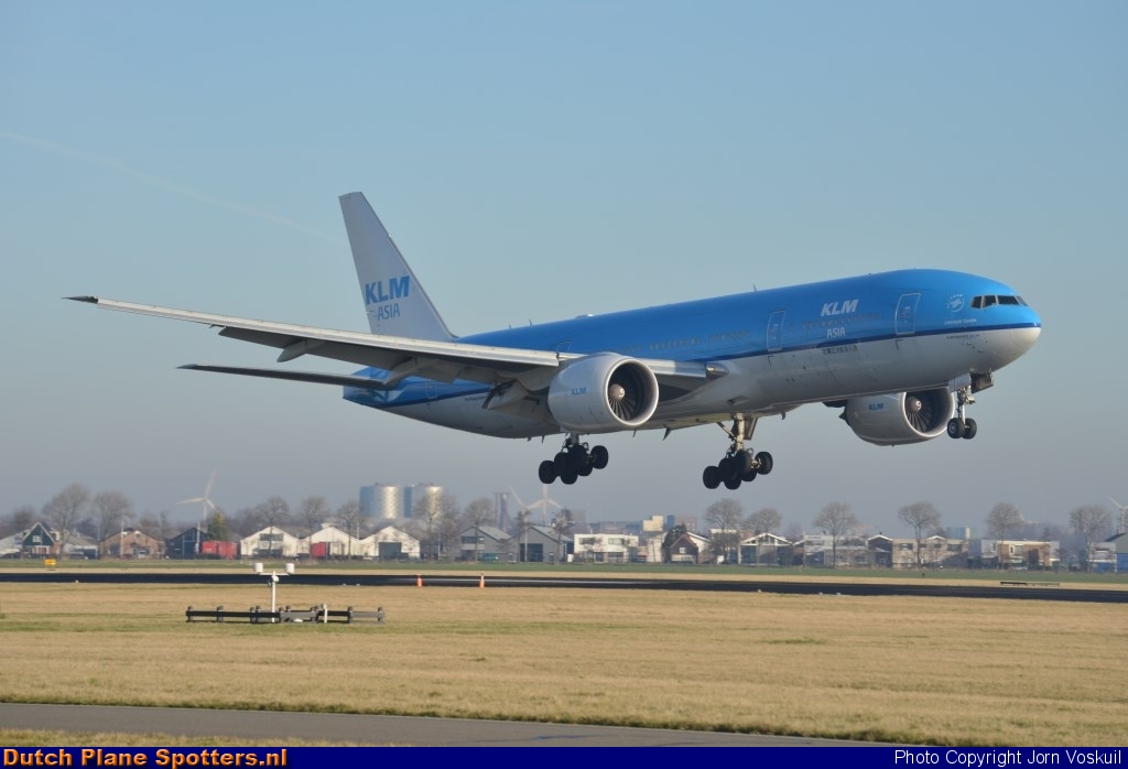 PH-BQL Boeing 777-200 KLM Asia by Jorn Voskuil