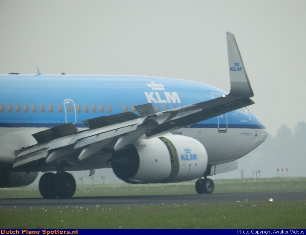 PH-BGT Boeing 737-700 KLM Royal Dutch Airlines by SanderDijkhoff