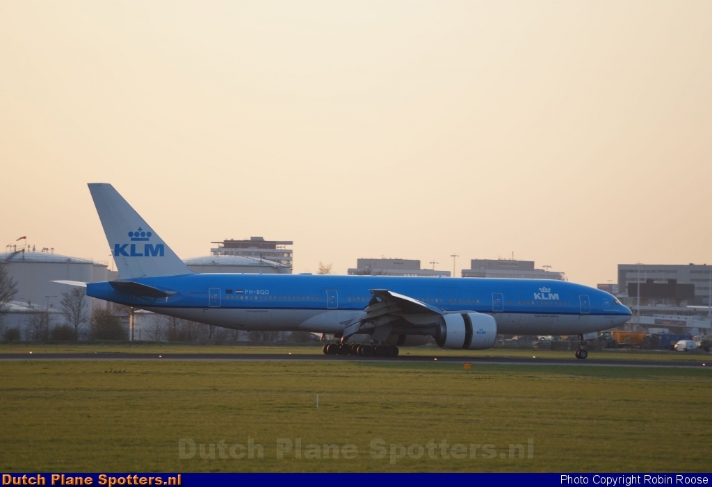 PH-BQD Boeing 777-200 KLM Royal Dutch Airlines by Robin Roose