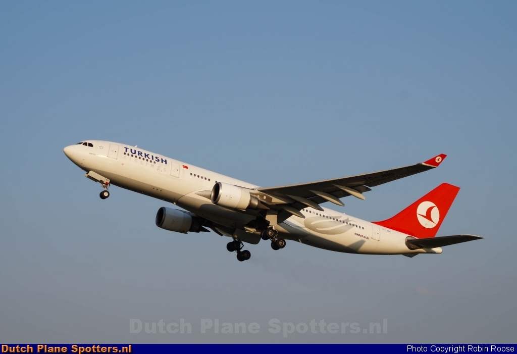 TC-JNG Airbus A330-200 Turkish Airlines by Robin Roose