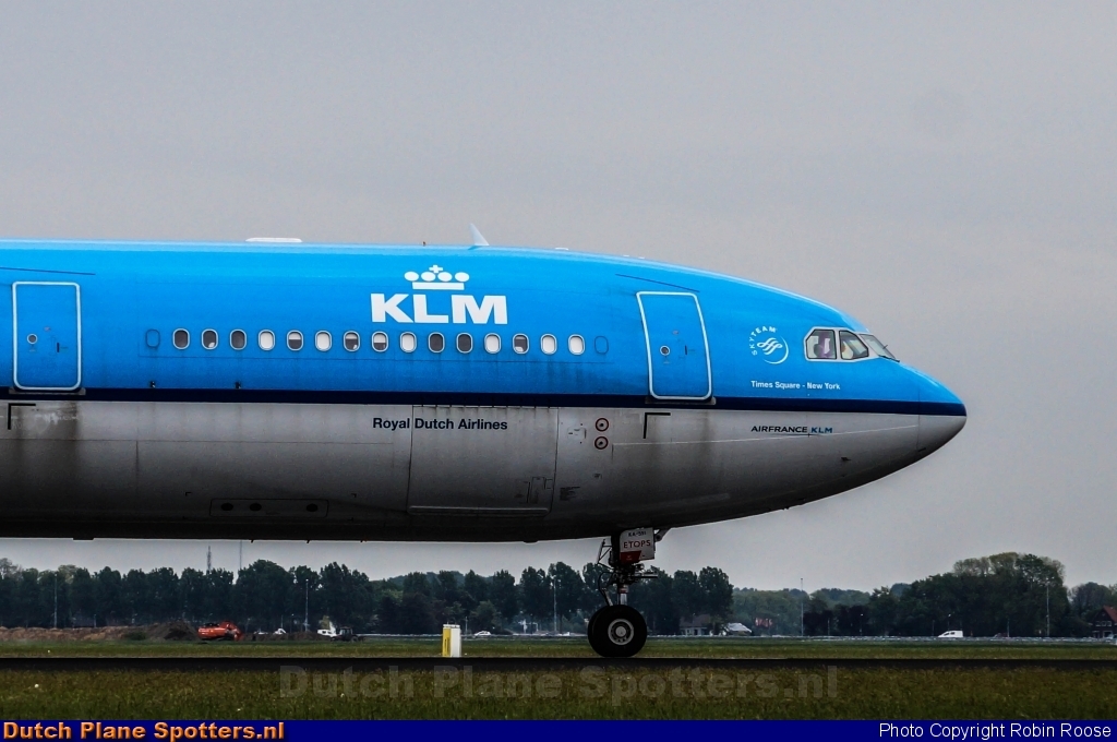 PH-AKA Airbus A330-300 KLM Royal Dutch Airlines by Robin Roose