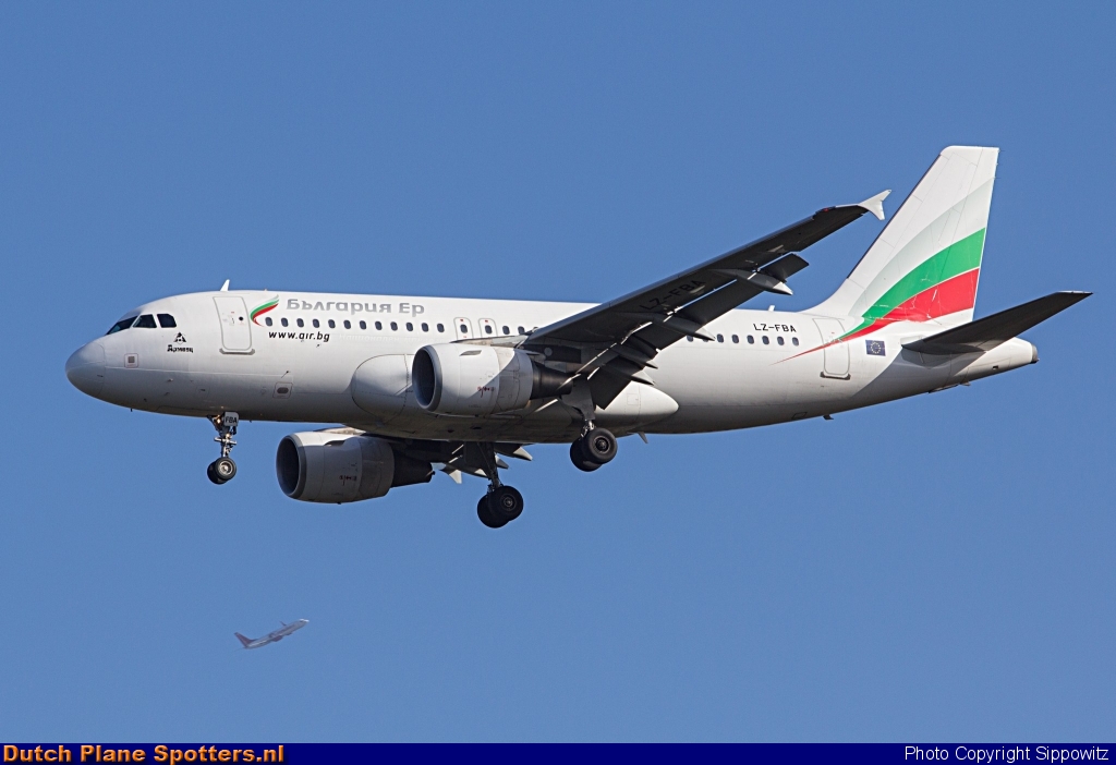 LZ-FBA Airbus A319 Bulgaria Air by Sippowitz
