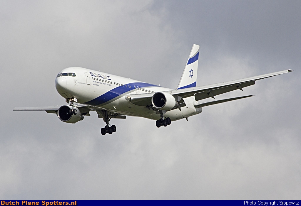 4X-EAM Boeing 767-300 El Al Israel Airlines by Sippowitz