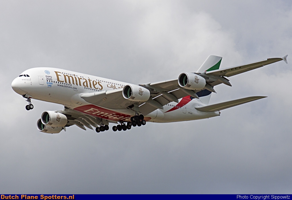A6-EEX Airbus A380-800 Emirates by Sippowitz