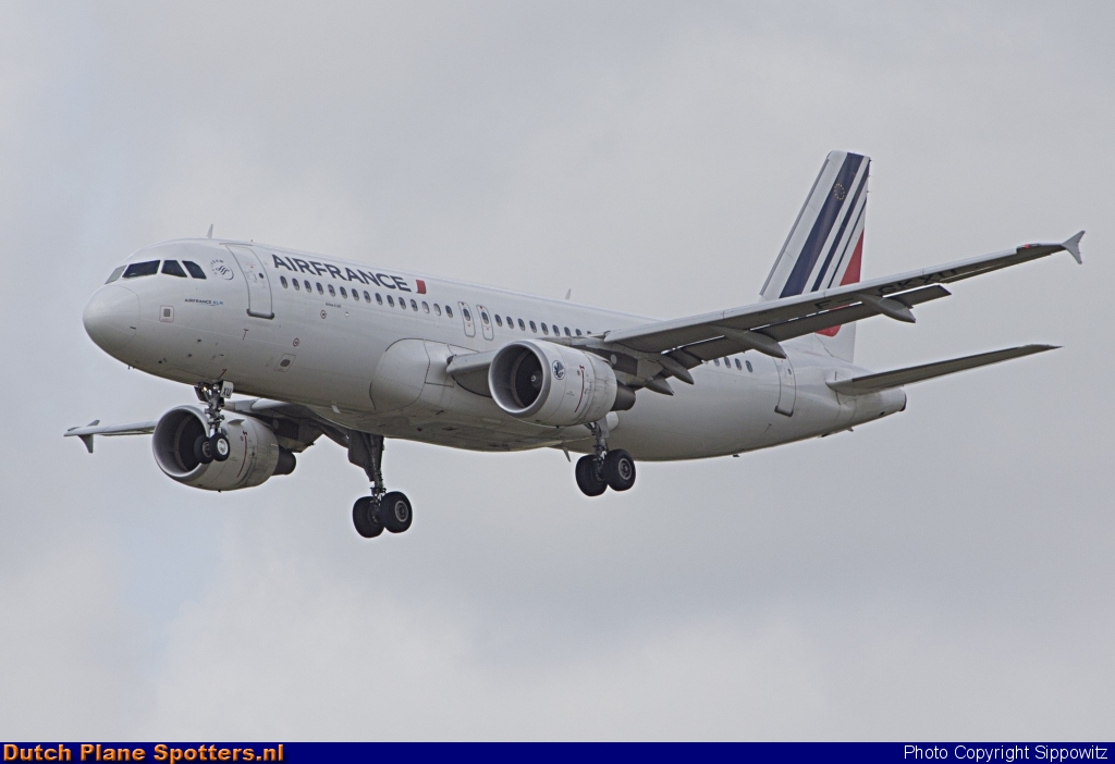 F-GKXU Airbus A320 Air France by Sippowitz