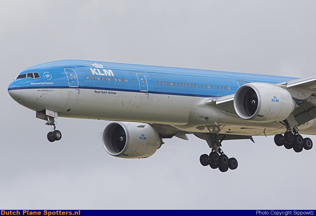 PH-BVI Boeing 777-300 KLM Royal Dutch Airlines by Sippowitz