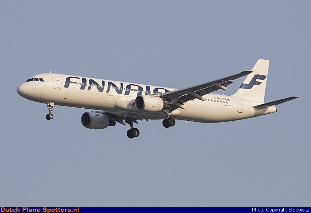 OH-LZD Airbus A321 Finnair by Sippowitz