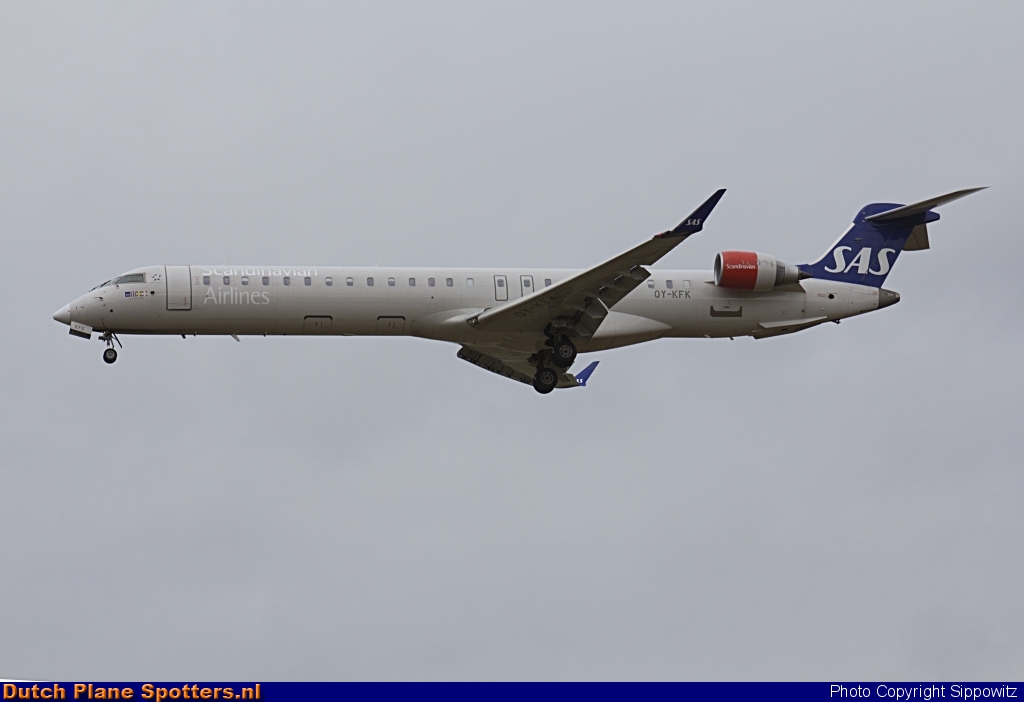 OY-KFK Bombardier Canadair CRJ900 SAS Scandinavian Airlines by Sippowitz