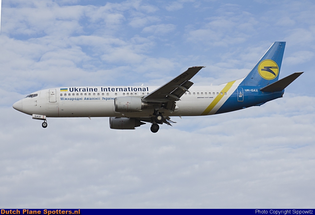 UR-GAX Boeing 737-400 Ukraine International Airlines by Sippowitz