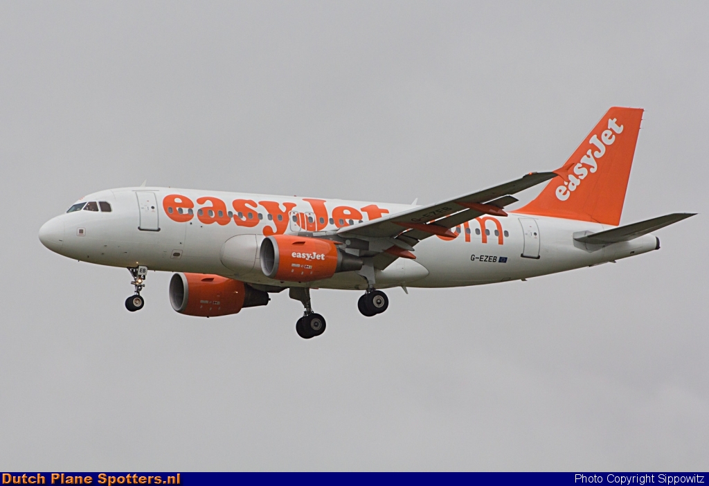 G-EZEB Airbus A319 easyJet by Sippowitz