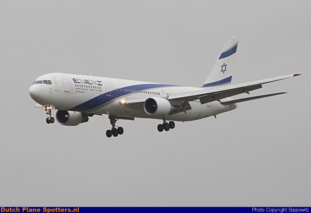 4X-EAP Boeing 767-300 El Al Israel Airlines by Sippowitz