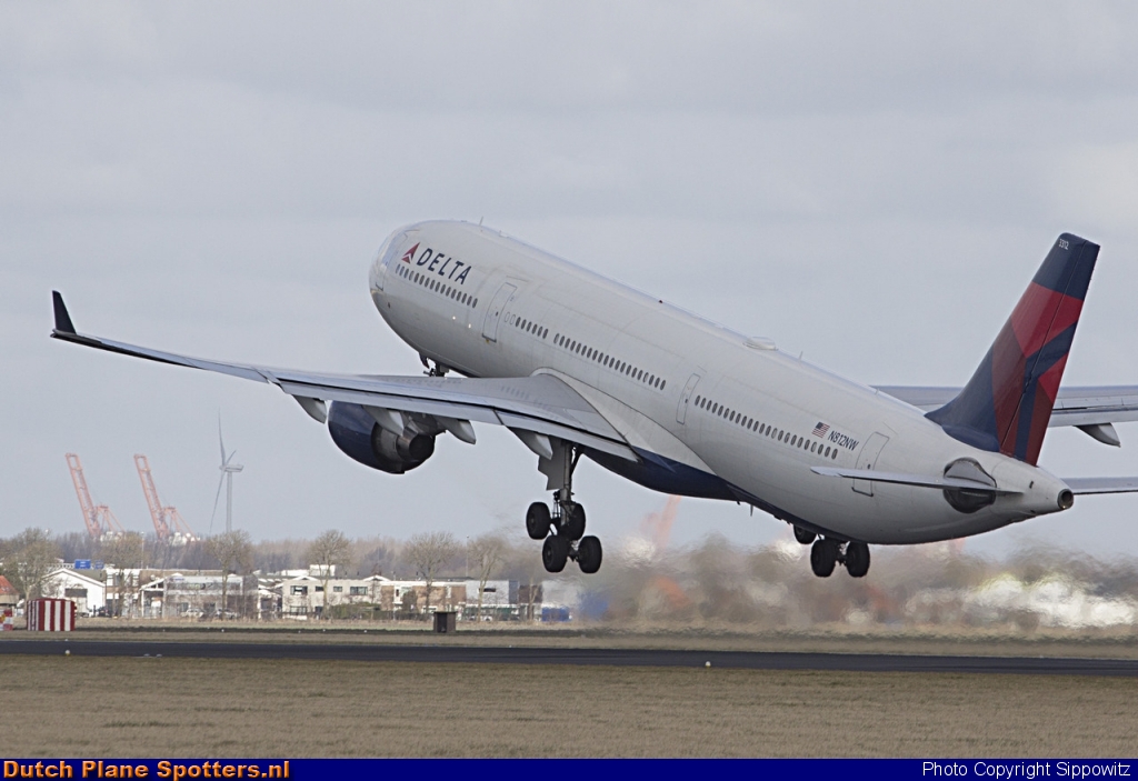 N812NW Airbus A330-300 Delta Airlines by Sippowitz
