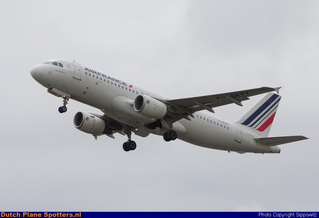 F-GKXV Airbus A320 Air France by Sippowitz