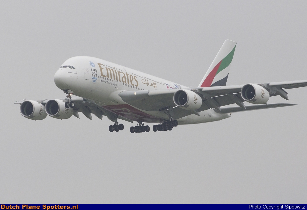 A6-EOA Airbus A380-800 Emirates by Sippowitz
