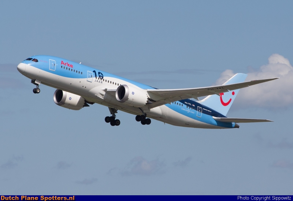 PH-TFL Boeing 787-8 Dreamliner ArkeFly by Sippowitz