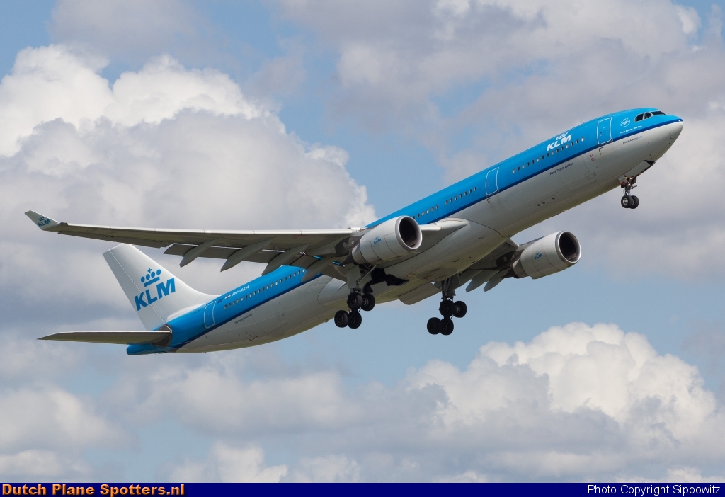 PH-AKA Airbus A330-300 KLM Royal Dutch Airlines by Sippowitz