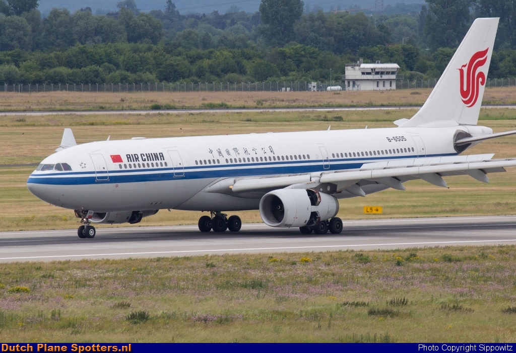 B-6505 Airbus A330-200 Air China by Sippowitz