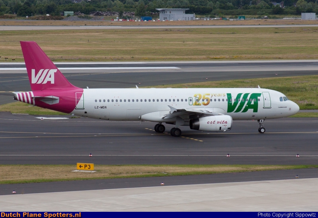 LZ-MDA Airbus A320 Air Via by Sippowitz