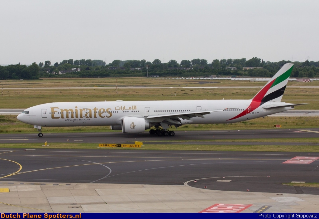 A6-EBK Boeing 777-300 Emirates by Sippowitz