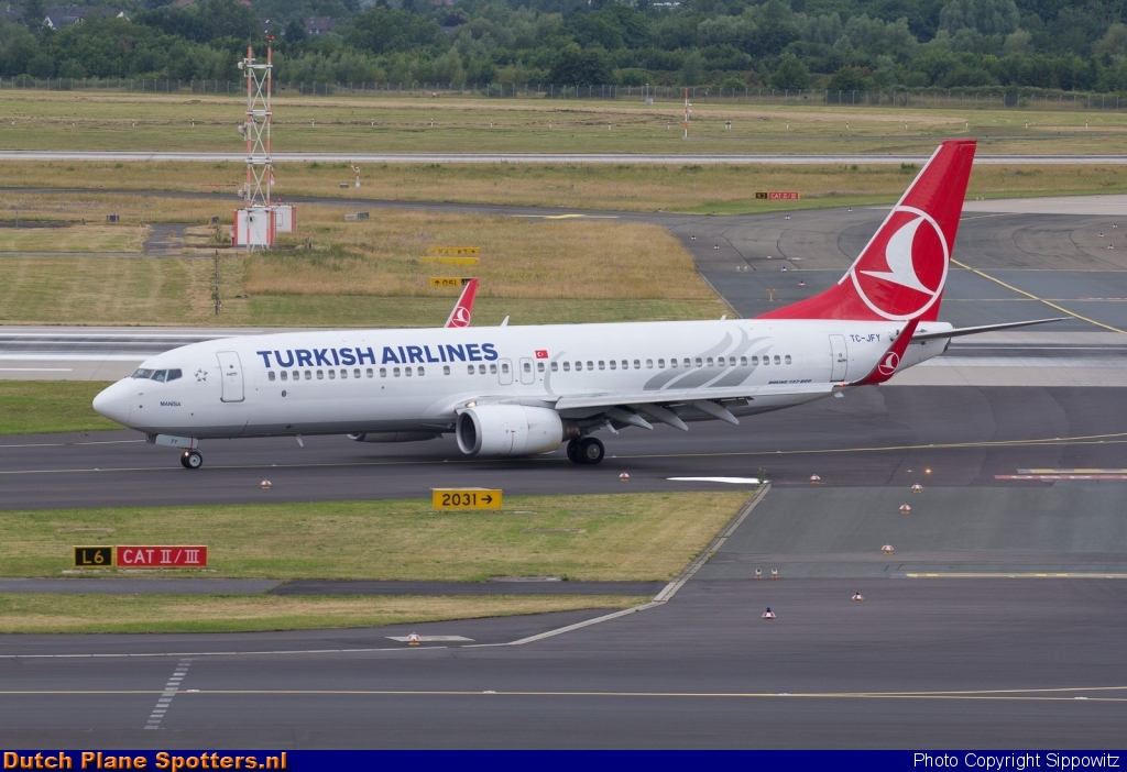 TC-JFY Boeing 737-800 Turkish Airlines by Sippowitz