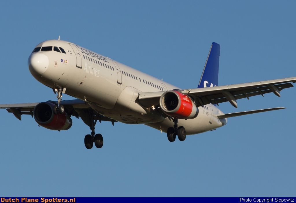 OY-KBF Airbus A320 SAS Scandinavian Airlines by Sippowitz