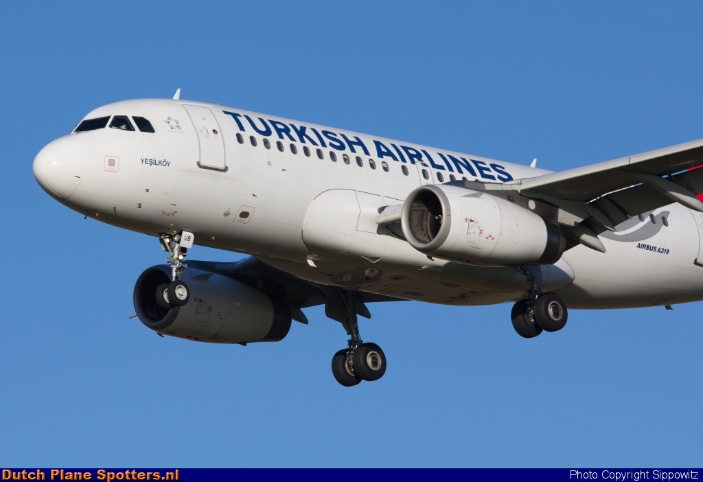 TC-JUB Airbus A319 Turkish Airlines by Sippowitz