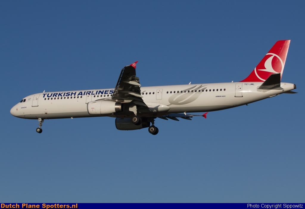 TC-JML Airbus A321 Turkish Airlines by Sippowitz