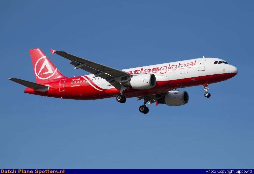 TC-ABL Airbus A320 AtlasGlobal by Sippowitz