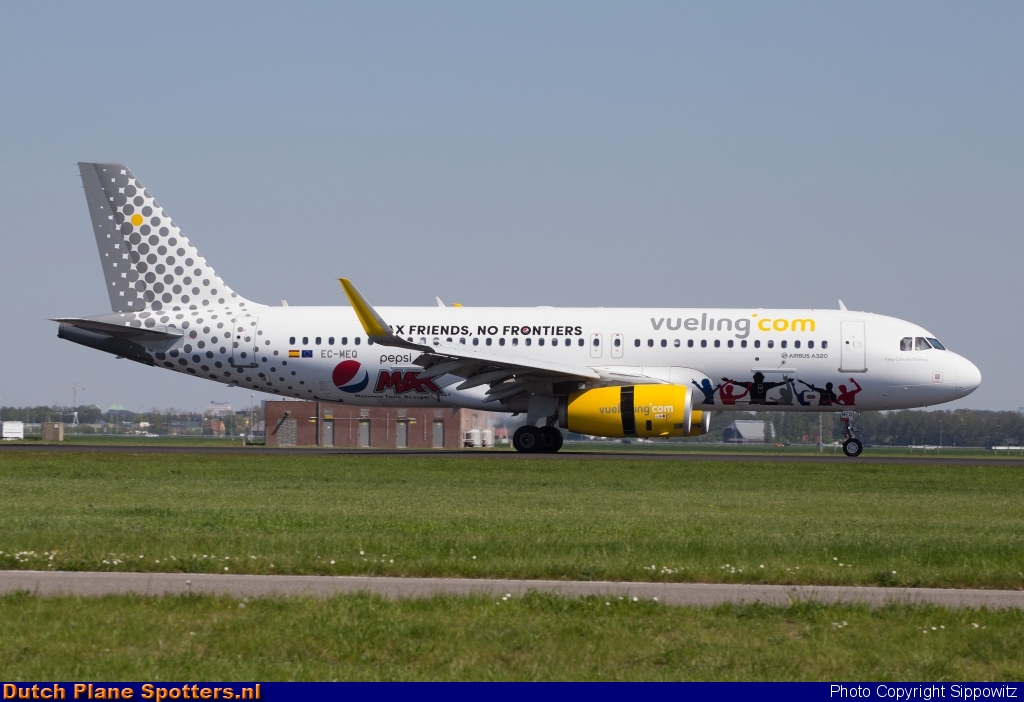 EC-MEQ Airbus A320 Vueling.com by Sippowitz