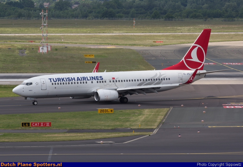 TC-JFL Boeing 737-800 Turkish Airlines by Sippowitz