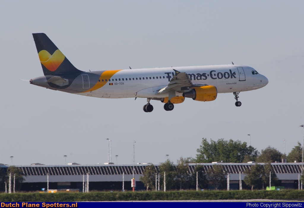 OO-TCH Airbus A320 Thomas Cook by Sippowitz