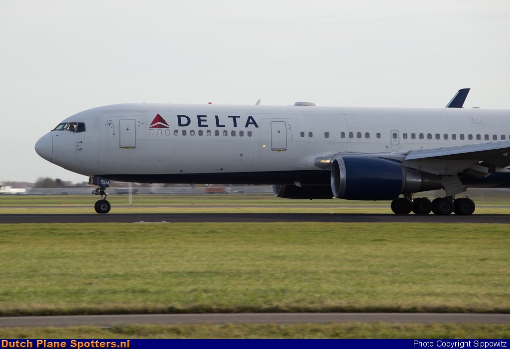 N514DL Boeing 767-300 Delta Airlines by Sippowitz