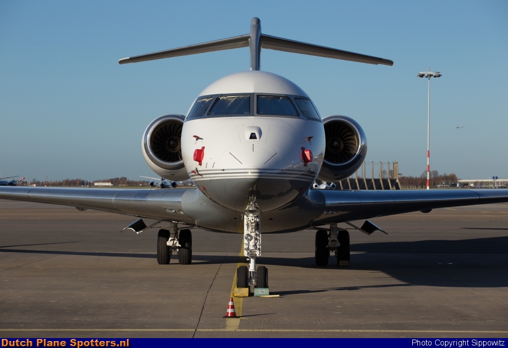 M-YSAI Bombardier BD-700 Global 5000 Private by Sippowitz