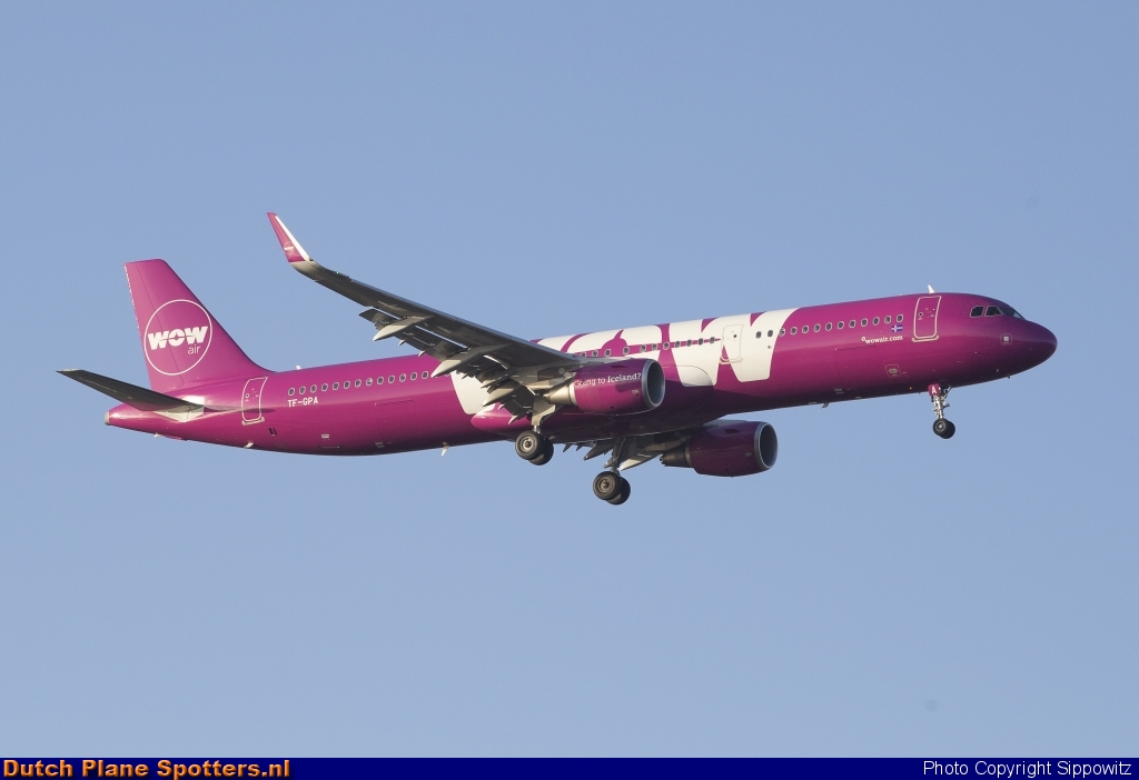 TF-GPA Airbus A321 WOW air by Sippowitz